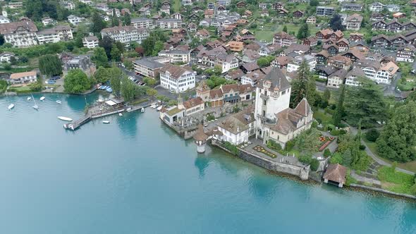 Oberhofen a Small Lakeside Town in Switzerland alt