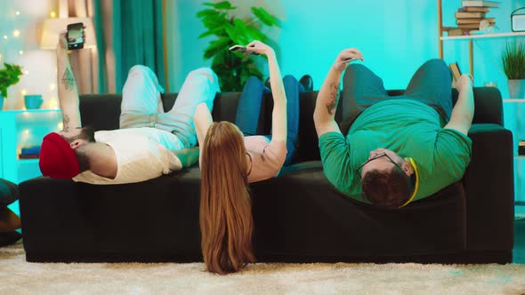 On the Sofa Group of Young Social Influencers Take alt