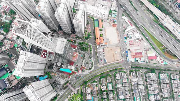 Aerial Take a Beautiful View of the Big City From a Bird's Eye View with Skyscrapers or Tall alt