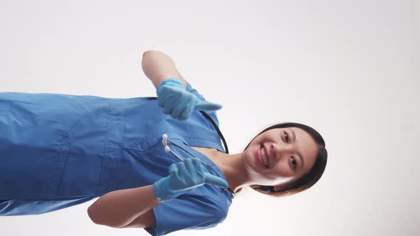 Doctor Advice Medical Approval Woman Thumbs Up alt