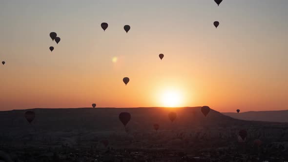 Air Balloons Flying In Goreme, Cappadokia. Kapadokya Air Balloons Timelapse.