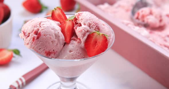 Homemade Strawberry Ice Cream with Sauce