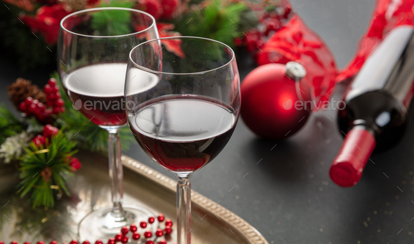 Winter Holiday Wine Glasses