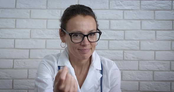 Medical Worker Take the Patient alt