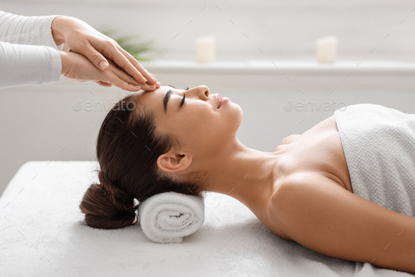 Spa Treatment Calm Asian Woman Enjoying Relaxing Acupressure Head