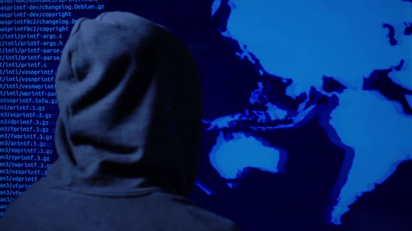 Hacker Breaking Code  alt