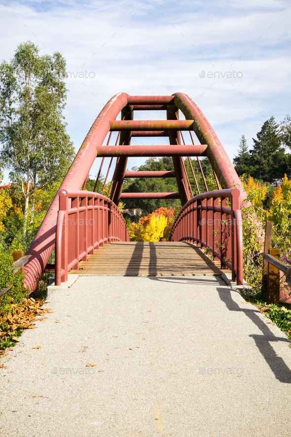 Bridge in Vasona Lake County Park, Los Gatos, San Francisco bay