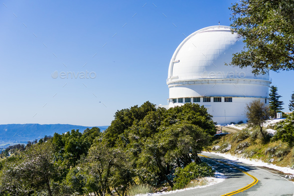 Road and telescope in the Lick Observatory complex