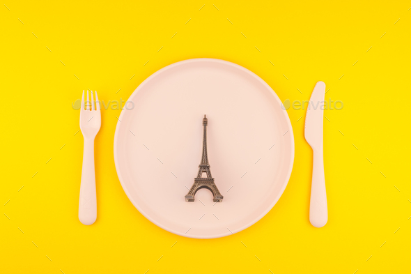 Small Eiffel tower on serving table