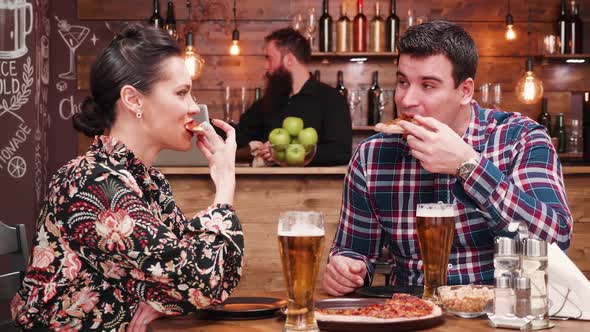 Dinning in Vintage Pub or Restaurant alt