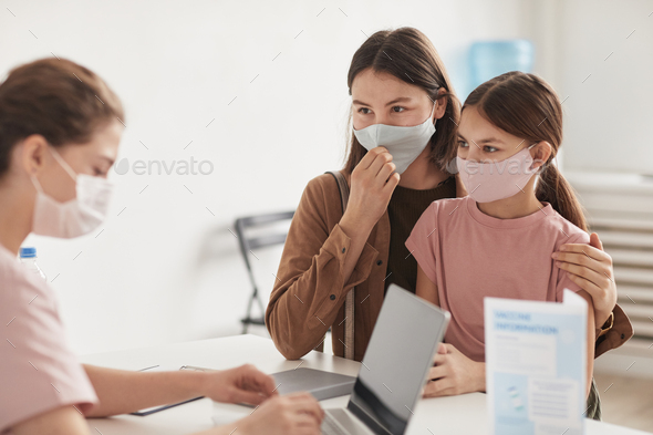 Family Visiting Doctor in Clinic