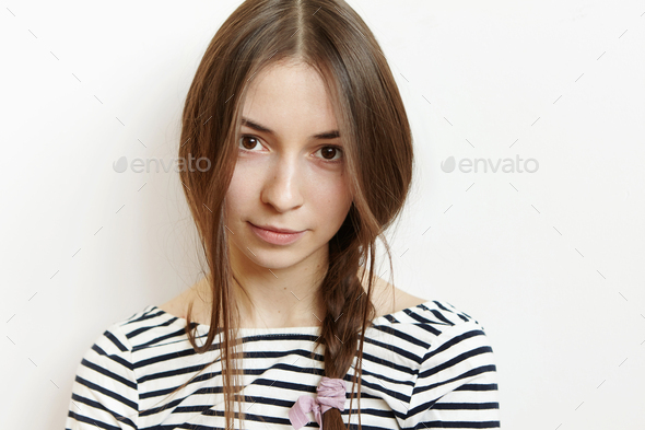 normal teenage girl brown hair