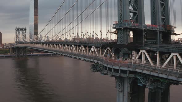 Aerial view of Manhattan Bridge structure alt