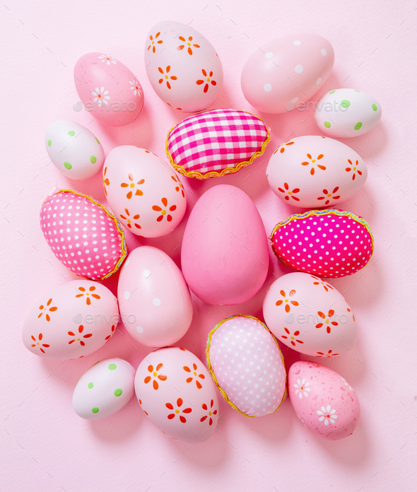Chào mừng đến với Lễ Phục sinh, bắt đầu từ những quả trứng xinh đẹp với nhiều màu sắc khác nhau. Với nền hình ảnh pastel hồng nhẹ nhàng và ấm áp, chắc chắn sẽ tạo cho bạn cảm giác vui vẻ và hạnh phúc.