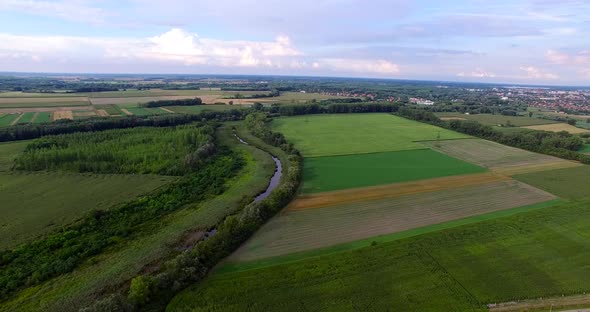 Drone Shot Countryside 4K alt