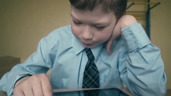 CU Tracking Slow Motion Pupil Works on Tablet Computer Does Lessons Flips Through Pages alt