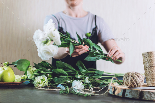 Floral Design Courses Online, Florist business, small business, Flower Arranging, florist trends