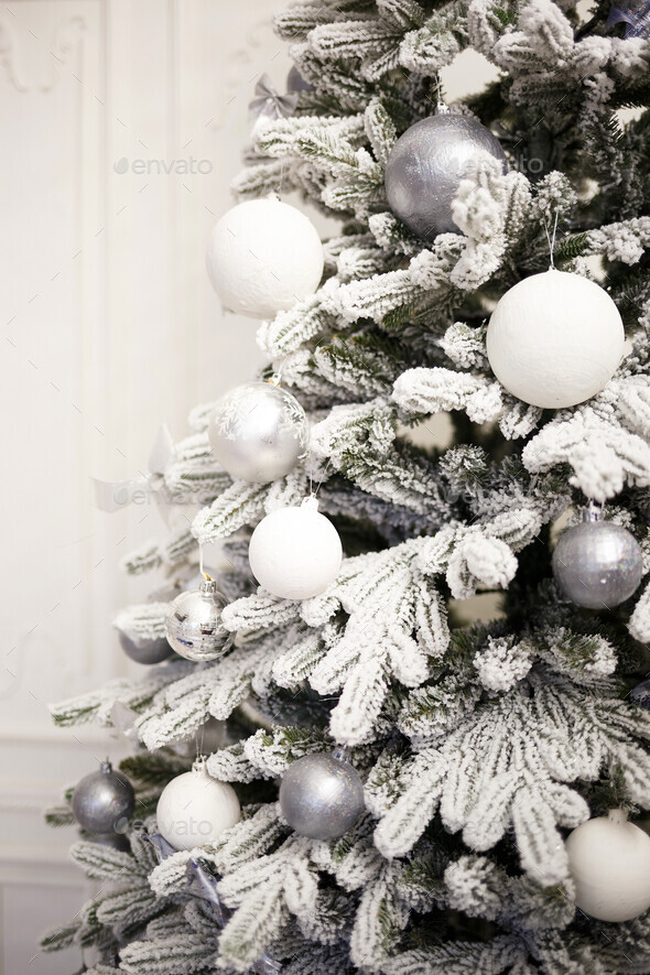 Silver balls deals for christmas tree