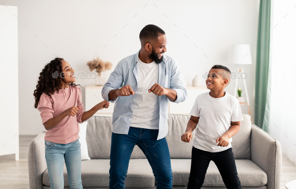 pou la famille - Dancing Black Kids