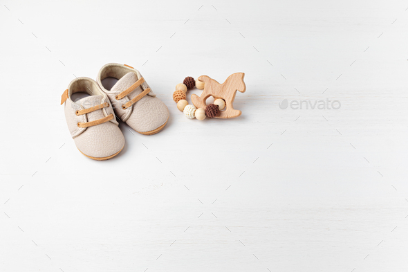 neutral baby shoes