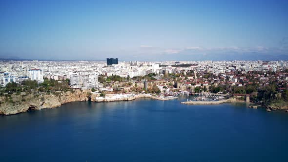 Aerial drone photograph of Antalya bay in Antalya city. alt
