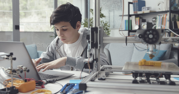 Student using a 3D printer at home