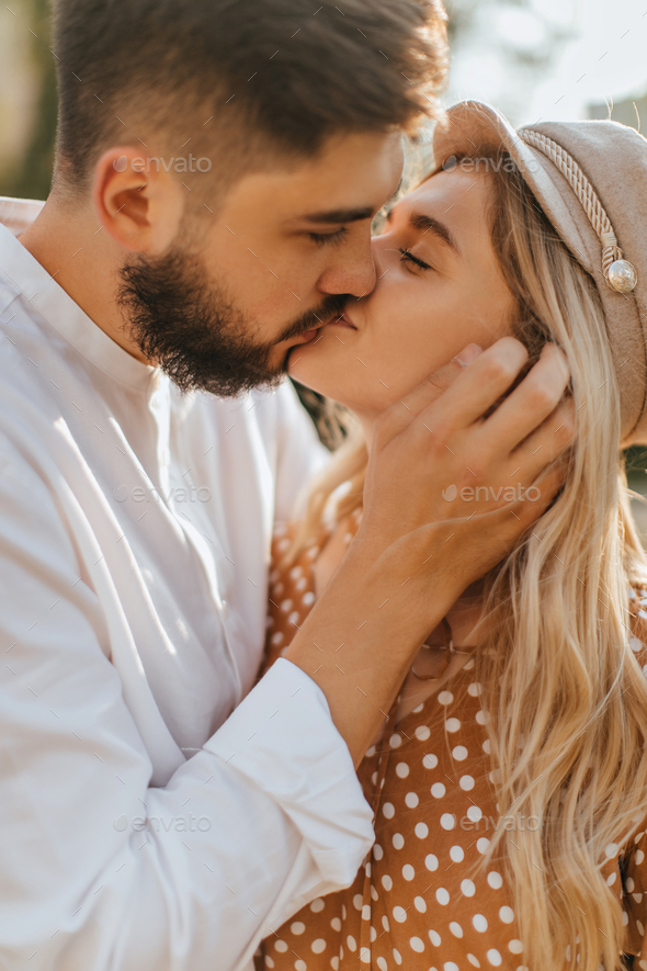 Pin by Tejas Mane on #Couple goals ❤️ | Couples, Romantic couple kissing,  Cute couples kissing