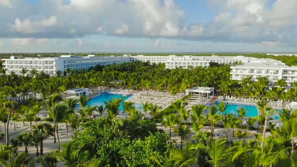 Cinematic Video of a Luxury Resort in Dominicana alt