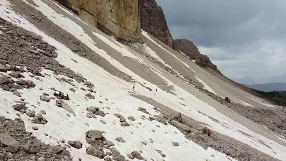 Climbing the Tre Cime Di Lavaredo alt