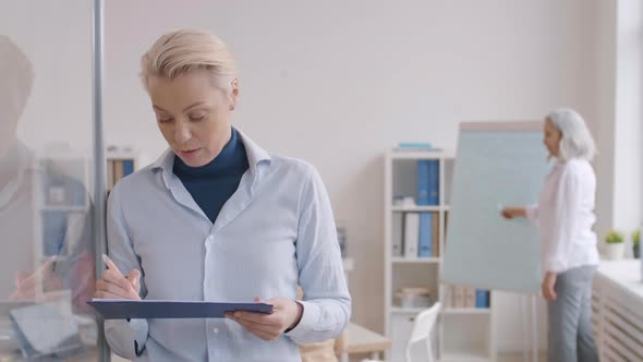 Portrait of Caucasian Businesswoman with Short Haircut alt