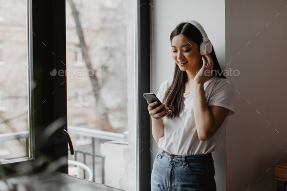 Nice Girl Massive Headphones Poses Kitchen Stock Photo 1432622270 |  Shutterstock