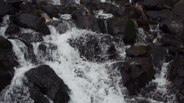 Waterfall In Slow Motion alt