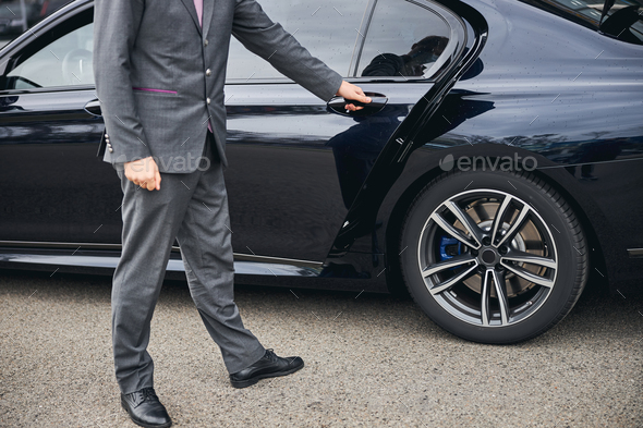 Luxury vehicle provided for a private airport transfer