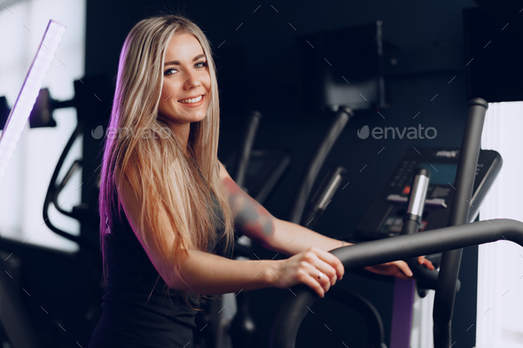 Exercise equipment that actually works. A pretty young blonde