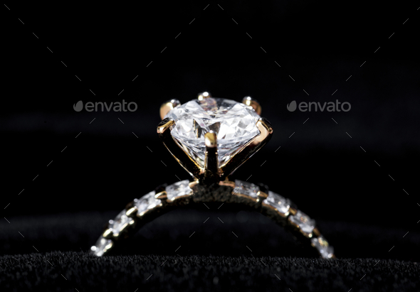 Halo Heart Solitaire Diamond Engagement Ring Online Jewellery Shopping  India | Yellow Gold 14K | Candere by Kalyan Jewellers