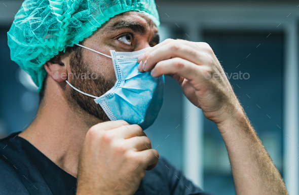 Surgeon preparing for surgical operation