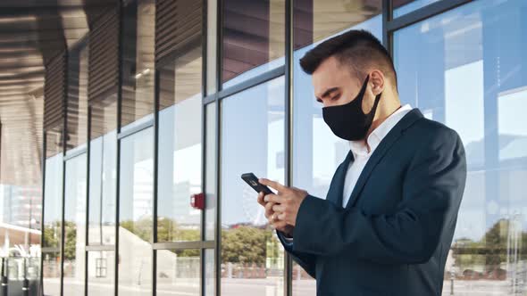 Elegant businessman in airport. Young mail entrepreneur in formalwear. alt