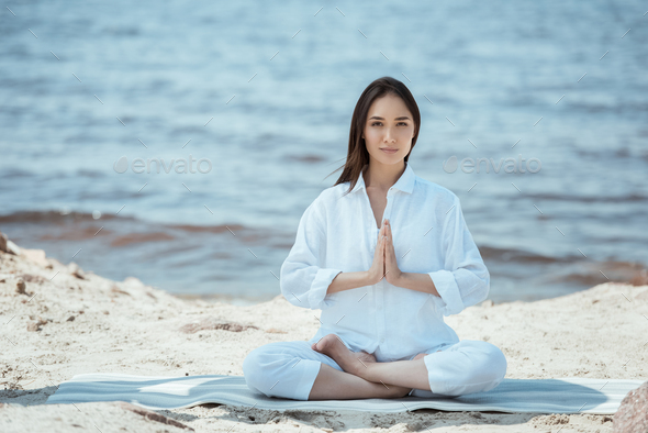 A Beautiful Woman is Doing Anjali Mudra in a Yoga Studio Stock Image -  Image of relaxation, perfecta: 224860493