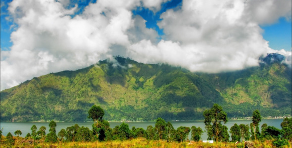 Mountain And Lake Time Lapse alt
