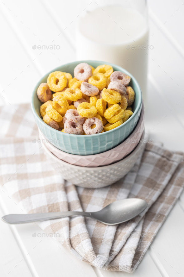 Colorful cereal rings in bowl.