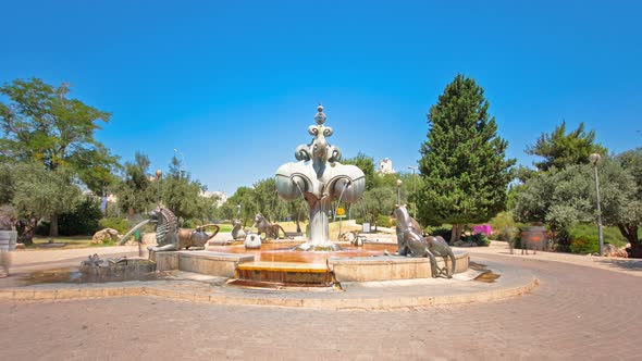 The Lions Fountain Timelapse Hyperlapse Located in a Park in the Yemin Moshe alt