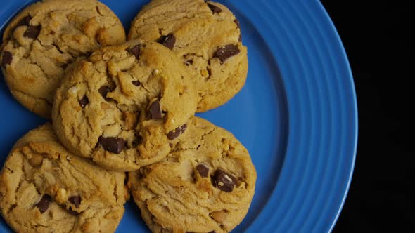 Cinematic, Rotating Shot of Cookies on a Plate alt
