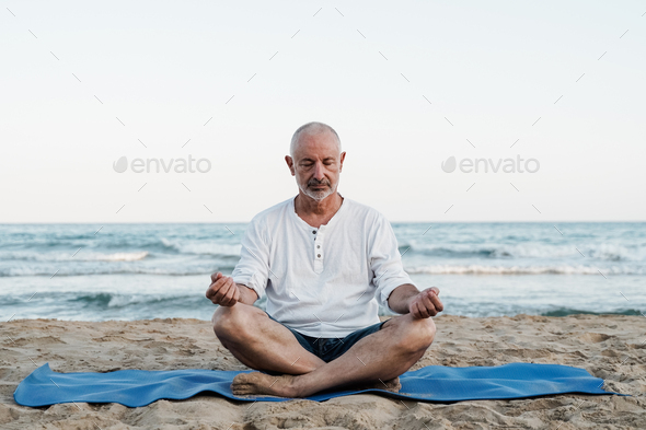 36,000+ Yoga Instructor Stock Photos, Pictures & Royalty-Free Images -  iStock