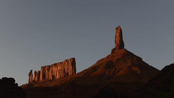 Day to night time lapse of desert rock formations, Utah, USA alt