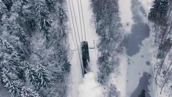 Retro Train Ruskeala Express Approaches the Platform in the Mountain Park of Ruskeala alt