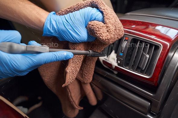 Cleaning of car air duct with hot steam cleaner