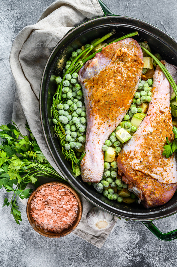 Turkey stew. Recipe for drumsticks with parsley, peas, celery and