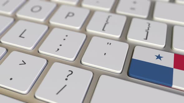 Key with Flag of Panama Switches To Key with Flag of the USA alt