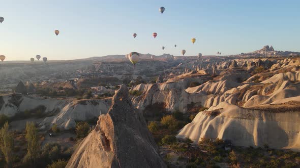 Cappadocia, Turkey : Balloons in the Sky. Aerial View alt