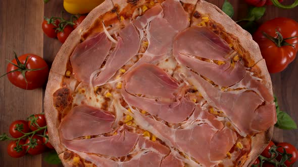 Pizza with Ham and Corn alt